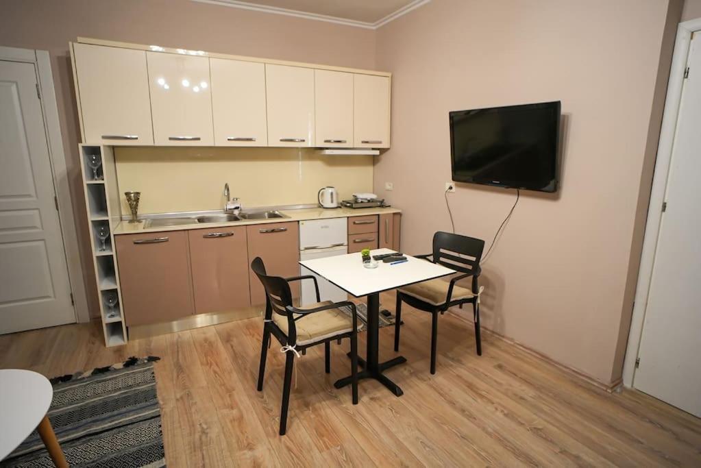 Grandpa House - Studio App.2 Tirana Kültér fotó